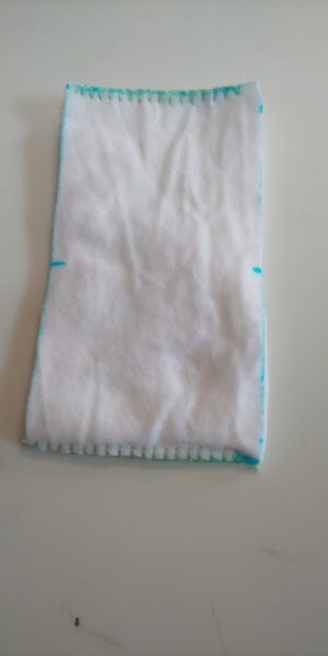パッドタイプの布ナプキンのあて布の上下を縫ったところ