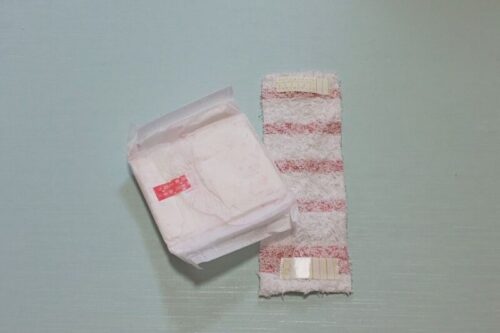 紙ナプキンとタオルで作った使い捨て布ナプキン