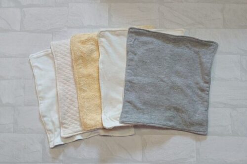 古着やタオルから作った５枚のハンカチタイプの布ナプキン